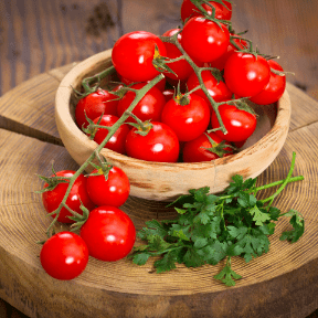 Pomidory cherry na gałązce